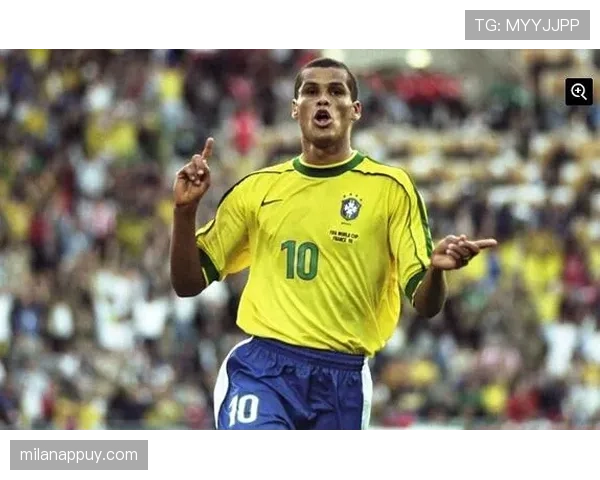 关键战撕开后防直塞助攻，里瓦尔多由边锋转组织者